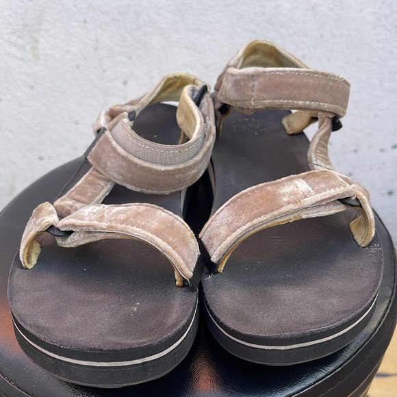 Teva Limited Edition Velvet Sandals - Picture 2 of 9